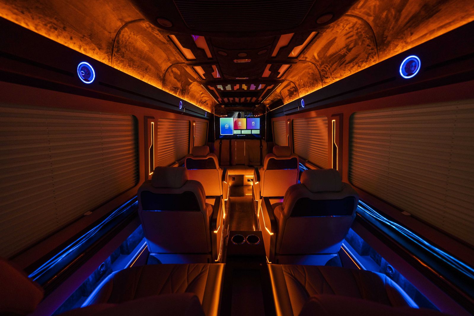  What Should You Consider When Choosing a VIP Transfer Company? 